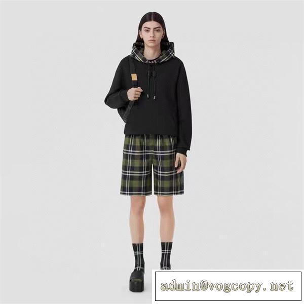 BURBERRY偽物バーバリー2026秋冬の最新定番チェック柄帽子付きパーカー人気おしゃれ上質なアイテム