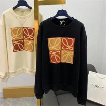 この秋冬の相棒パーカー! LOEWEスーパーコピー ロエベ パーカーコーデ ユニセックス プルオーバー人気 オシャレ