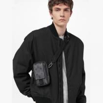 性能性! ルイヴィトン メンズショルダーバッグ 偽物Louis Vuitton ダブル フォンポーチ デイリー使いにぴったり