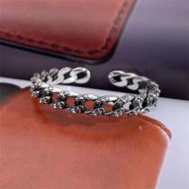 お買い得2026 CHROME HEARTS クロムハーツコピー 男女兼用 素敵バングル 輝きと燻されたロゴ 意匠感がある