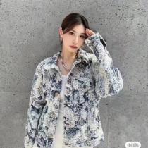 国内難入手 LV Flowers Tapestry ルイヴィトンジャケット 偽物 無地のデザインで大人気1AAGR9 レトロなルック