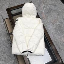 5年以上続いている定番❤️Moncler ダウン新作モンクレールコピーホワイト色人気ランキング防寒性＆デザイン抜群