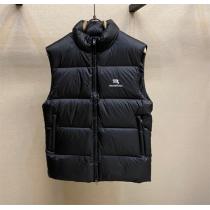 秋冬流行りBALENCIAGAベストダウンコピーバレンシアガ新作人気個性的使いやすい黒色防寒着