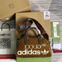 【累積売上総額第１位】adidas x Gucc１ハンドバッグTrefoilプリント702397使いやすい収納性抜群