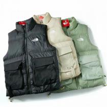 22秋冬シーズンを迎える! THE NORTH FACEコピー ダウンベスト素晴らしいプリント アウトサイダー感溢れる