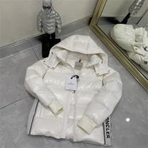 Moncler Lunetiere 愛用していた2026年トレンド 秋冬 モンクレールダウンコピー コート 肌寒い日に着用する