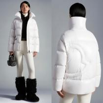 再燃の予感! MONCLER レディースダウンジャケット モンクレールコピー 2色展開 あらゆるコーデに活躍出来