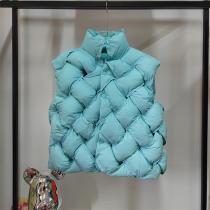 最短で今どき感を作れる! 爽やかな印象のあるカラー BOTTEGA VENETA Intrecciato nylon ボッテガ ジレー 偽物