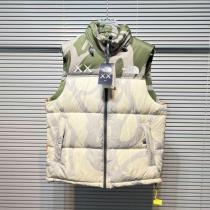 高品質 ザノースフェイス KAWS x The North Faceコピー ダウ...