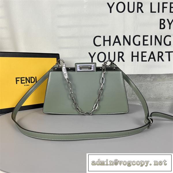 Fendi 偽物2026SSフェンディバッグコピー人気チェーンショルダーバッグ❤️オフィススタイル