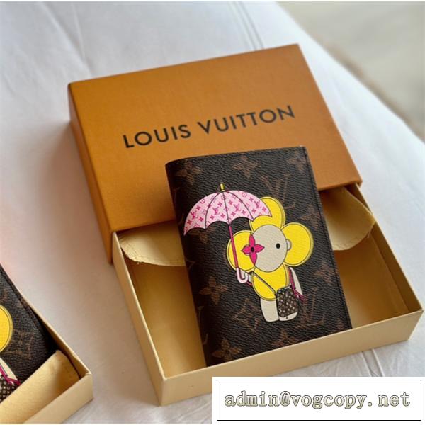 【プレゼント最適】ルイヴィトン新作LOUIS VUITTON財布コピーパスポートホルダー！最安値人気色