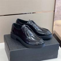 男性靴☆プラダブーツコピーPRADA ブラッシュドレザーローファー定番アイテムオフィススタイル黒色