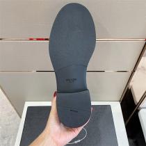 男性靴☆プラダブーツコピーPRADA ブラッシュドレザーローファー定番アイテムオフィススタイル黒色