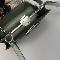 Fendi 偽物2026SSフェンディバッグコピー人気チェーンショルダーバッグ❤️オフィススタイル