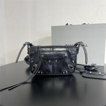 芸能人愛用BALENCIAGA Le cagole バレンシアガバッグスーパーコピー収納性抜群★4色★高評価高品質