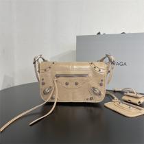 芸能人愛用BALENCIAGA Le cagole バレンシアガバッグスーパーコピー収納性抜群★4色★高評価高品質