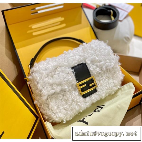 【超激安】Fendi 偽物Fw22フェンディショルダーバッグコピーレディース新作使いやすい