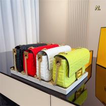 最安い❤️Fendiバッグコピー新作フェンディ Ss22Fendi Baguetteショルダーバッグ４色❤️お洒落