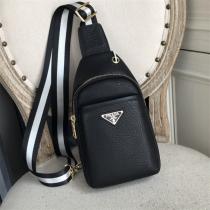 高級レザー★PRADAボディバッグ新作プラダコピーメンズ胸バッグ使いやすい収納性抜群