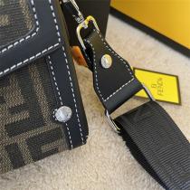 FENDI コピーショルダーバッグ人気フェンディ新作お洒落メンズファッション逸品