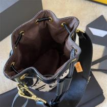 ★Fendi 偽物★Mon Tresorフェンディショルダーバッグ可愛いスモルバッグプレゼント最適上質なアイテム