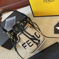 ★Fendi 偽物★Mon Tresorフェンディショルダーバッグ可愛いスモルバッグプレゼント最適上質なアイテム