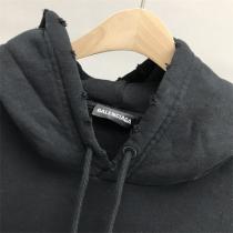 おしゃれコーデ パーカー バレンシアガスーパーコピー 人気高級ブランドBALENCIAGA 