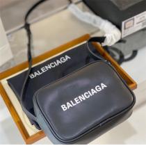 ❤️2026春夏❤️BALENCIAGA激安バレンシアガショルダーバッグコピー 芸能人愛用シンプルデザイン2色