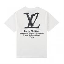 【春夏in2026】LOUIS VUITTON コピー Tシャツ 落書き定番ロゴ おしゃれ感をアピールできます 丈夫で長持ちしやすい