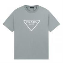 PRADA コピー プラダ  Tシャツ メリヤス綿生地 2026トレンドの色 吸湿、通気性に優れ 普段使い 上品な雰囲気を兼ね