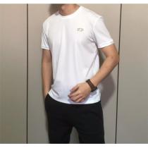  フェンディ 偽物 Tシャツ ピュアカラー FENDI シンプルで衝撃 ダイヤモンドモザイクロゴ 独特のファッション魅力