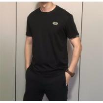  フェンディ 偽物 Tシャツ ピュアカラー FENDI シンプルで衝撃 ダイヤモンドモザイクロゴ 独特のファッション魅力
