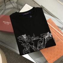ヴィトン コピー 半袖Tシャツ 純綿生地 花とLOUIS VUITTON 刺繍ラウンドネック 高品質バージョン 身軽に動けて便利な
