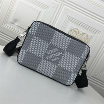 LOUIS VUITTONショルダーバッグメンズルイヴィトンバッグスーパーコピー...