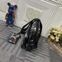 2026人気上昇中★LOUIS VUITTON Trioルイヴィトンコピーショルダーバッグメンズ希少限定アイテム
