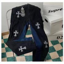 2026春夏新作 クロムハーツ 偽物 ジーンズ リップド加工 刺繡クロスロゴ CHROME HEARTS 塩顔男女にピッタリ❕