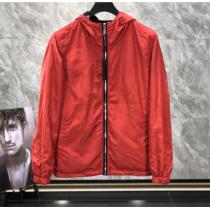 PRADA スーパー コピー リバーシブル フードジャケット プラダ 防風性 通気性 オーバーサイズ