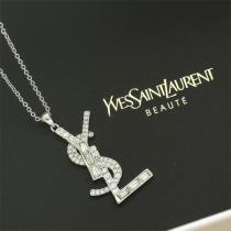 イヴ・サンローラン 偽物 ネックレス Saint Laurent 真鍮 ブランドロゴ 石入れ