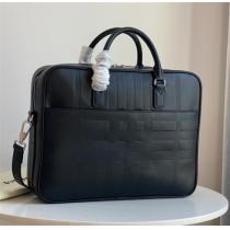 バーバリー コピー メンズビジネスバッグ Ainsworth BURBERRY 子牛革 調節可能なベルト