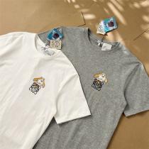 2026年最新作 LOEWE コピー Tシャツ ハウルの動く城＆ロエベ コラボ 犬の「ヒン