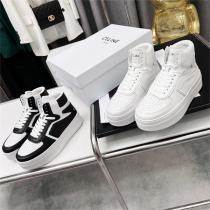 2026 CELINE 偽物 スニーカー セリーヌ 厚底 気品や派手さを感じる