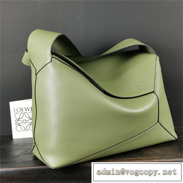 色合いで春らしく♪♪ ロエベ スーパーコピー ショルダーバッグ LOEWE Puzzleシリーズ レザー