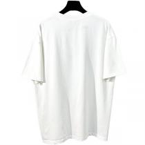 23兎年限定シリーズ FENDI スーパーコピー Ｔシャツ うさぎロゴプリント フェンディ 定番の色 大活躍