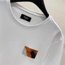 ✩✩新作襲来✩✩2026年春夏✩FENDI 偽物 Ｔシャツ フェンディ エレガント ロゴ貼り付け 上品さ