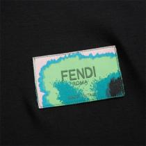 ✩✩新作襲来✩✩2026年春夏✩FENDI 偽物 Ｔシャツ フェンディ エレガント ロゴ貼り付け 上品さ