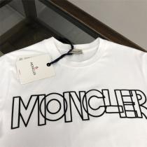 一枚で存在感を放つ MONCLER コピー Ｔシャツ ミニマルデザイン モンクレール オーバーサイズ