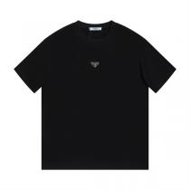 ★シンプルと美しさ★ PRADA コピー Tシャツ プラダ 三角ロゴ貼り付けデザイン 