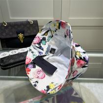 ♡夏の定番アイテム♡♡プラダ スーパーコピー バケットハット 花柄 モノグラム 三角ロゴ PRADA 