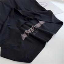2026万能アイテム△PRADA コピー Tシャツ プラダ ポケット付き 三角ロゴ飾り 上質な逸品