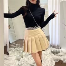 ★★人気賞を受賞★★プラダ スーパーコピー プリーツスカート ミニ PRADA ロゴプリント 光沢感で品良く